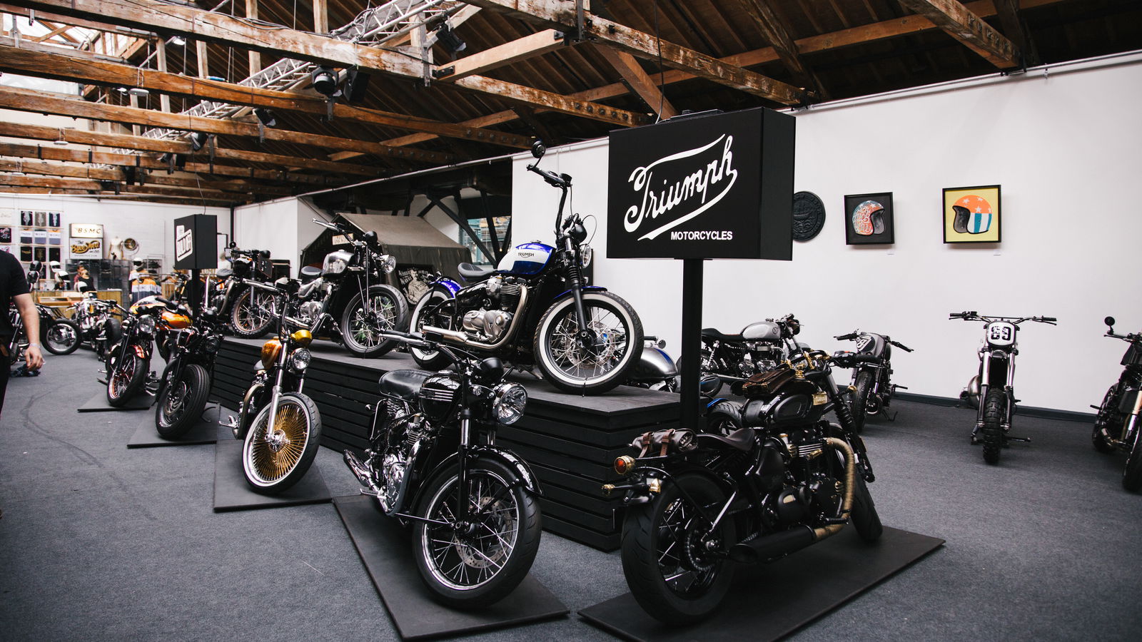TRIUMPH BOBBER BUILD OFF - READY FOR YOUR VOTES